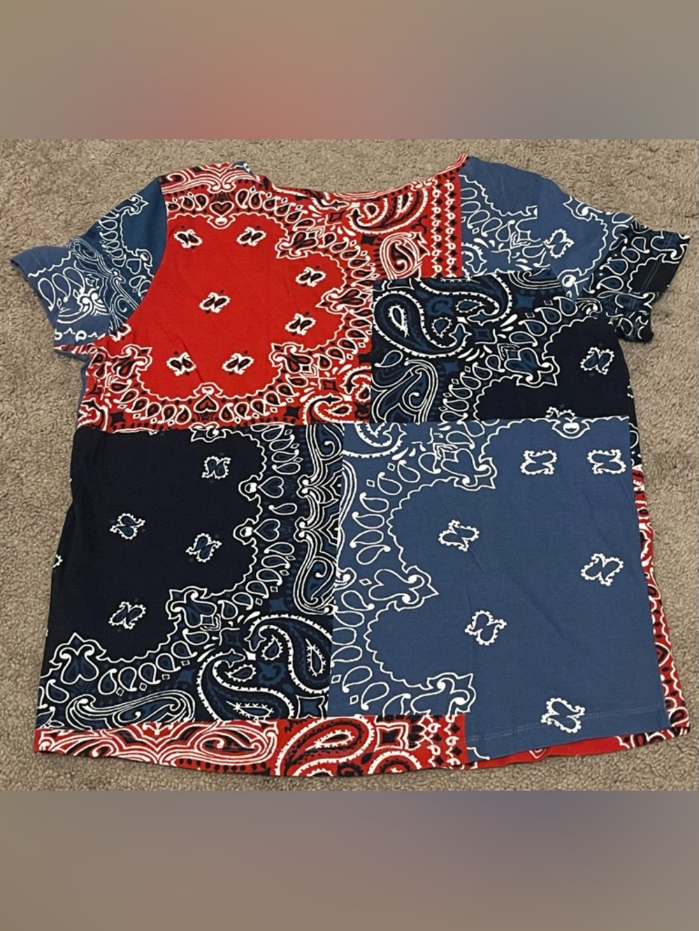 Style & Co Patchwork Bandana Print Tee Red White Blue V-Neck M Boho Western Top - Picture 6 of 7